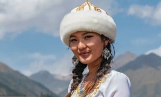 Киргизские девушки